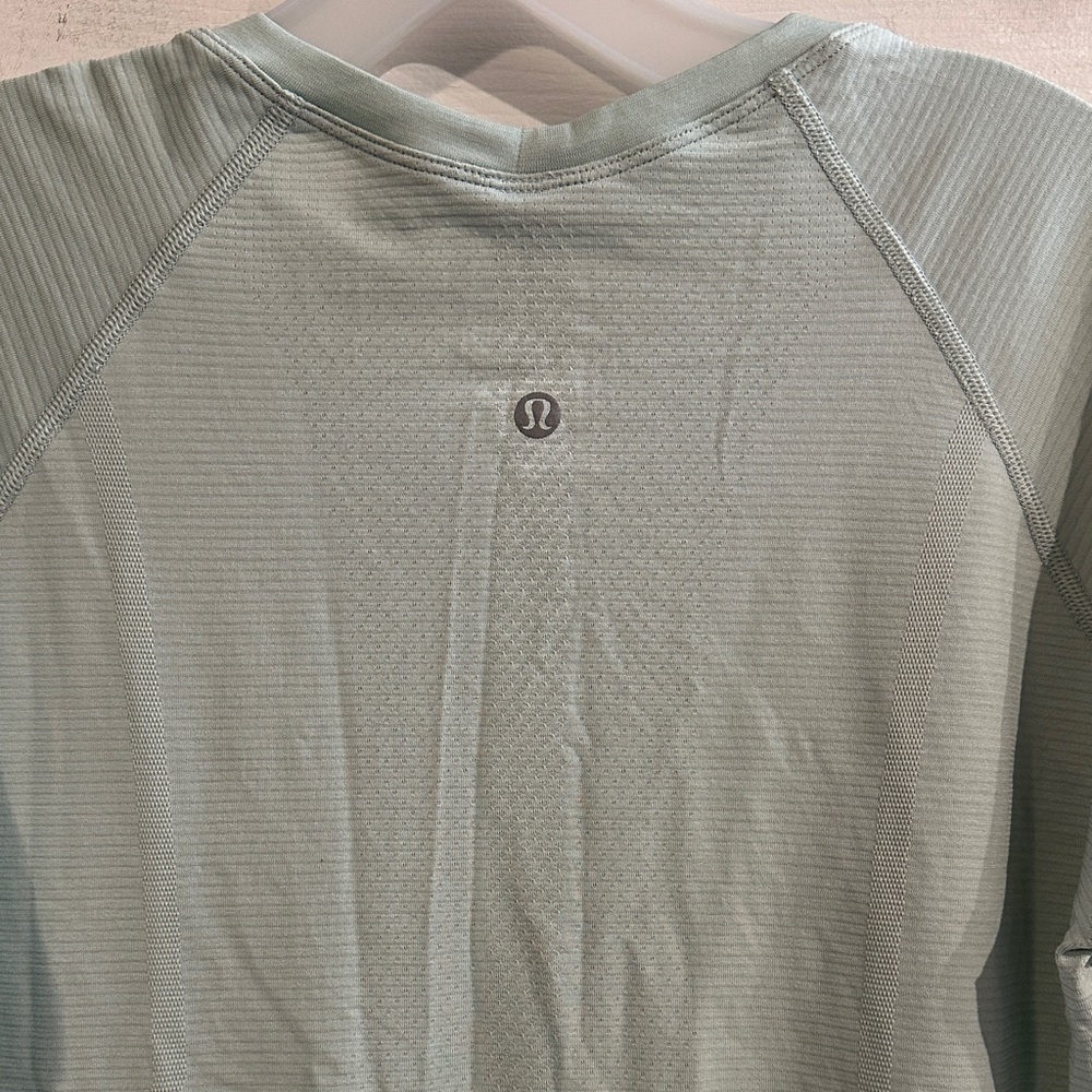 Lululemon Swiftly Tech Short Sleeve Shirt 2.0
Delicate Mint Women’s 14 Running - Picture 6 of 10
